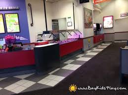 Newark Chuck E Cheese S There S A Salad Bar Available Http Www Baykidsplay Com Newark Chuck E Cheese Chuck E Cheese Fine Restaurant Home Decor