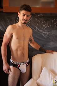 Lucas Kazan's New Scene – Explosive Chemistry