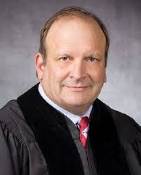 Aaron Montz's Instagram, Twitter & Facebook