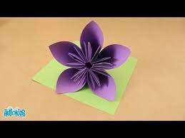 Préparez 5 (ou plus) carrés aux mesures identiques. Tutoriel Origami Fabriquer Une Fleur Origami Hellokids Youtube