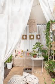 Ein Hauch Von Orient Auf Dem Balkon Decor Table Decorations Home Decor