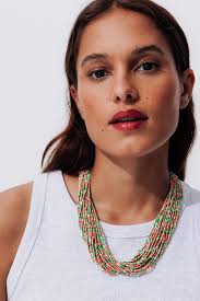 Collier en perles colorées