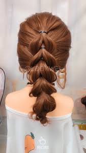 In Hot Summer This Hairstyle Suits You Very Well In 2020 Frisuren Flechtfrisuren Flechten Lange Haare