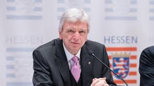 + hessens ministerpräsident volker bouffier im interview. Gesundheit Wiesbaden Bouffier Beschaffung Von Schutzausrustung Schwierig Gesundheit Sz De