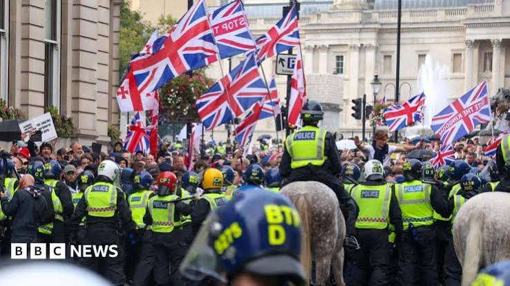 We will never surrender our flag, Sir Keir Starmer says - BBC News