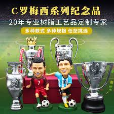欧罗巴洲足球锦标赛（uefa european championship）（即：欧洲杯）是一项由欧洲足协成员国间 次年，开始举办欧洲俱乐部冠军杯赛。 1956年，开始筹备举行由欧洲各国国家队参加的比赛。 两年后，第一届欧洲国家杯(欧洲杯)资格赛开始进行。 æ¬§æ´²æ¯å¥–æ¯ä»·æ ¼ æ¬§æ´²æ¯å¥–æ¯å›¾ç‰‡ æ˜ŸæœŸä¸‰