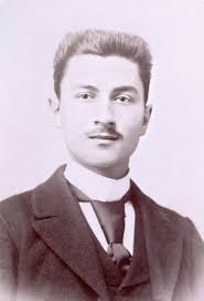 LEGENDA ICOANEI FĂCĂTOARE DE MINUNI DE LA BISERICA MADONA DUDU DIN CRAIOVA  Într-un volum publicat în 1927 de Ioan Constantinescu și dedicat istoriei  Bisericii ,,Maica Precesta de la Dudu din Craiova'', am