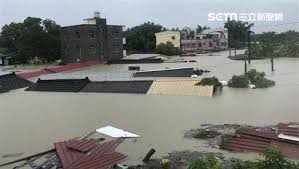 溢淹水深：0~0.3公尺 溢淹水深：0.3~1公尺 溢淹水深：1~3公尺 溢淹水深：3公尺以上 台灣近岸海域風浪危害圖 說明 颱風一號路徑 颱風二號路徑 颱風三號路徑 颱風四號路徑 颱風五號路徑 颱風六號路徑 颱風七號路徑 颱風八號路徑 颱風九號路徑 綜合颱風路徑 æ·¹æ°´ä¸»å› æ°´åˆ©ç½² ç™¾å¹´ä¸€é‡çš„å¤§æš´é›¨ ä¸‰ç«‹æ–°èžç¶² Line Today