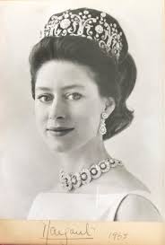 Long before we were all obsessed with meghan markle, another royal stood in the glaring spotlight. Lord Snowdon Princess Margaret Belgravia Gallery