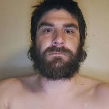 Leonie Mclaughlin's Instagram, Twitter & Facebook