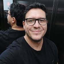 Jesse Gosnell's Instagram, Twitter & Facebook