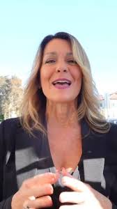 Merry Christmas to you and yours!🎄 #sylvia_azrealtor #imyourhomegirl  #christmas