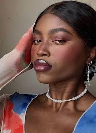 Les om stilen til Michelle Ehsanpanah Tveikra