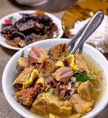 Tempatnya di restoran kedung sari, disini ada nasi rawon dan ayam bacem yang enak banget. Rawon Rampal Legendanya Malang Dari Tahun 1957 Brisik