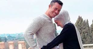 Please follow my official twitter account @zul_ariffin86. Saya Sebenarnya Rasa Agak Janggal Berlakon Dengan Neelofa Zul Ariffin