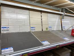 Bei uns finden sie fliesen in den verschiedensten formen, farben und strukturen. Baustoffe Fliesen Bau Und Hobby Baumarkt