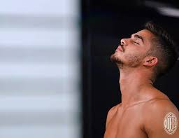 Statystyki w obecnym sezonie zawodnika andré silva (eintracht frankfurt) występy bramki asysty kartki wszystkie rozgrywki. 10 Momentos Em Que Andre Silva Mostra O Tanquinho E Faz Suspirar