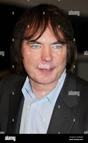 Cellist julian lloyd webber hi-res stock photography and images