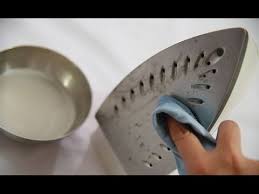 чем очистить подошву утюга от нагара в домашних условиях Kak Ochistit Utyug Za Paru Minut Youtube