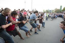 În zilele de joi,16 august și vineri, 17 august 2018, programul de circulație va fi tot de sâmbătă și duminică, dar cu începere de la ora 5:15. Ziua Marinei La BrÄila CantÄ 1000 De Artisti La GalaÅ£i Abia Se Face LicitaÅ£ia ViaÅ£a LiberÄ GalaÅ£i