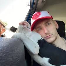 Lizzy King's Instagram, Twitter & Facebook