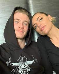 Besides rammstein and icon of coil, sophia thomalla was probably also a fan of the band bush. Futbol Internacional Sophia Thomalla And Loris Karius Marca English
