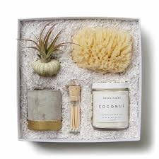 What are wedding gift ideas for friends? The 21 Best Friend Gifts Of 2021