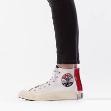The converse x comme des garçons play chuck 70 features classic chuck taylor styling with a playful twist. Converse Chuck 70 Logo Play Twisted Classic 166747c Fur 54 50 Sneakerstudio De