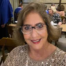 CONFRARIA “SOL DAS LETRAS” CONFIRMA PROGRAMAÇÃO DO “PÔR DO SOL LITERÁRIO”  DESTA QUINTA-FEIRA, DIA 23 Os jornalistas Giovani Meireles e Beth Menezes  serão homenageados na próxima edição do Pôr do Sol Literário,