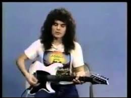 Vinnie Moore Hot Licks Advanced Lead Guitar Techniques 1990 Youtube Hot Licks Guitar Chords And Scales Guitar Songs