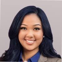 Kellie Hoy's Instagram, Twitter & Facebook