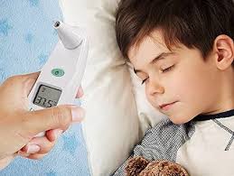 BEPER 40.102 Digital Infrared Earpiece Thermometer with Fast Measurement,  15 Disposable Toilet Heads with Plastic Sensor Covers Included, 1 Battery  Included, LCD Display : Amazon.co.uk: Health & Personal Care