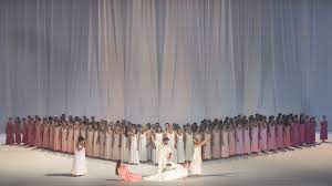 Leporello is frightened and hides, but giovanni opens the door to find the statue of il commendatore. Premierenkritik Don Giovanni Bei Den Salzburger Festspielen Genie Schwerstarbeit Im Psychoanalytischen Variete News Und Kritik Br Klassik Bayerischer Rundfunk