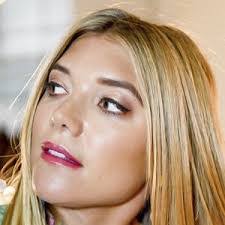 Katie Sands's Instagram, Twitter & Facebook