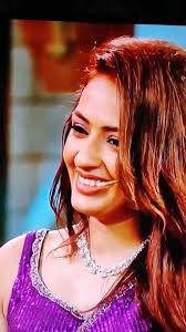 Vada Pav in Bigg Boss 🫣 Wishing all the best to @chandrika.dixit Jo bhi  hai mehnat toh Kari hai !! ❤️ #vadapav #vadapavgirl #shallunarula  #illustratorartist #chandrika #vexelart