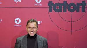 Lunez was live — playing fortnite. Richy Muller Ungewohnt Privat Darum Ist Dem Tatort Helden Privat Die Stille Am Liebsten News De