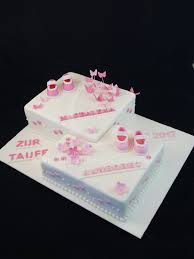 Tauftorte Fur Zwillinge Mit Zwei Verschiednen Fullungen Wie Erdbeercreme Verfeinert Mit Frischen Erdbeeren Und Sch Taufe Kuchen Madchen Taufe Kuchen Tauftorte