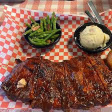 Enjoy the famous dave's experience on your mobile device anytime, anywhere. Famous Dave S Bar B Que Sioux City Restaurant Reviews Photos Phone Number Tripadvisor