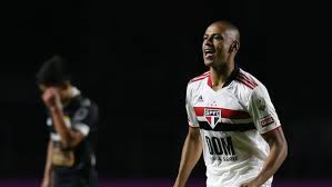 Bruno eduardo regufe alves, mais conhecido como bruno alves comm (póvoa de varzim, 27 de novembro de 1981), é um futebolista português que atua como zagueiro.atualmente está sem clube. Head To Head The Best Players From Santos X Sao Paulo Position By Position
