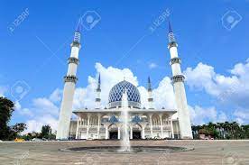 Video 4k e hd pronti per qualsiasi montaggio video digitale. The Sultan Salahuddin Abdul Aziz Shah Mosque Also Known As Blue Stock Photo Picture And Royalty Free Image Image 27527997