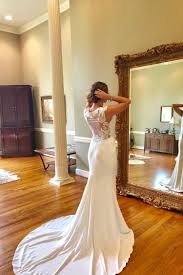 Customize Wedding Dresses Bridal Boutique Tuscaloosa Northport Alabama Bama Br Glamorous Wedding Gowns Wedding Gowns Mermaid Amazing Wedding Dress
