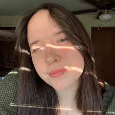 Carissa Carr's Instagram, Twitter & Facebook