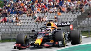 However, not only will he start from the first position in tomorrow's race, but he added another point in the championship, taking 33 ahead of lewis hamilton. Formula 1 Max Verstappen Soma Terceira Pole Position Seguida Maisfutebol