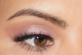 5 easy makeup tips to highlight hazel eyes