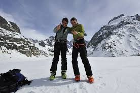 Er war einer der besten alpinisten der welt, er wusste um die risiken seines sports, nun ist der schweizer ueli steck bei. Ueli Steck Bei Der Landung In Nepal Erfuhr Fotograf Bosch Vom Tod Seines Freundes