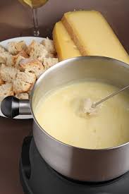 Fondue Savoyarde A L Ail Et Au Beaufort Meilleur Recette Fondue Savoyarde Recette