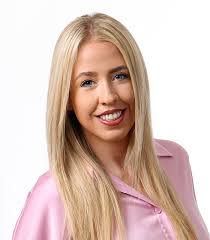 Leah Chambers's Instagram, Twitter & Facebook