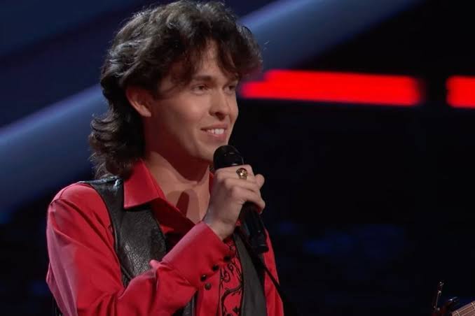 Riley Green Turns for 19-Year-Old Brayden Howell After His Show-Stopping  'The Voice' Audition - Country Now