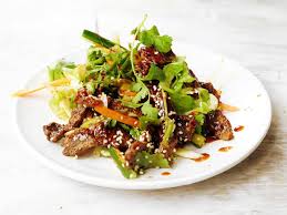 In another pan, add another tablespoon of cooking oil and fry the sweet onion until slightly browned. Chinese Style Crispy Beef Salad Saga