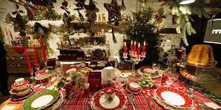 A colorful and glitzy holiday fiesta is the perfect way to spice up the christmas season. 30 Elegant Christmas Table Settings Stylish Holiday Table Centerpieces